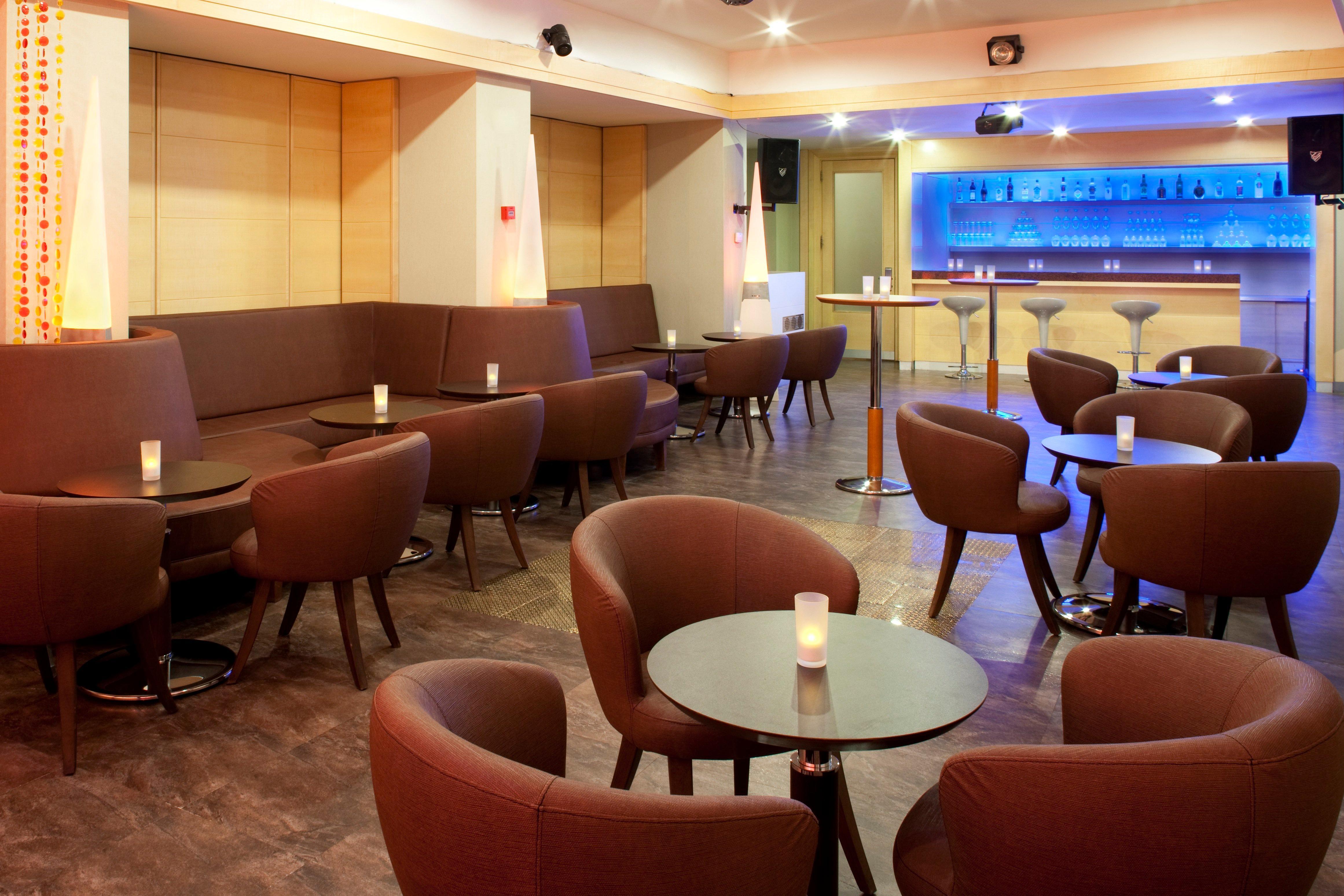 Holiday Inn Istanbul City By Ihg Εξωτερικό φωτογραφία The bar at the 2008 Berlinale