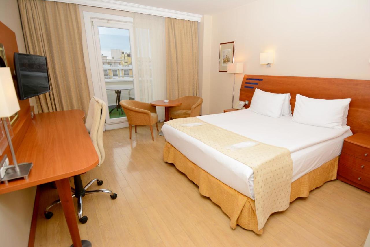 Holiday Inn Istanbul City By Ihg Εξωτερικό φωτογραφία A typical hotel room