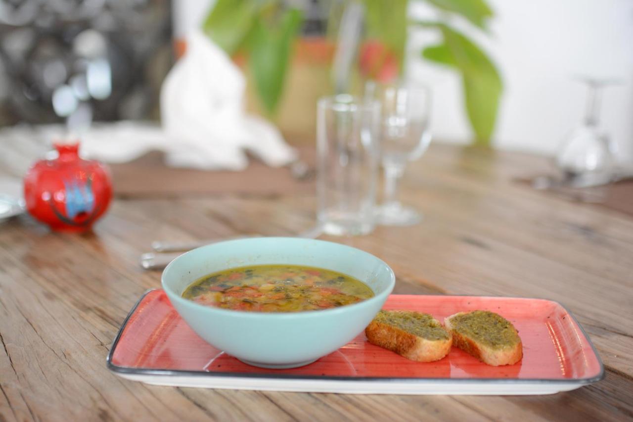 Holiday Inn Istanbul City By Ihg Εξωτερικό φωτογραφία A bowl of soup with bread