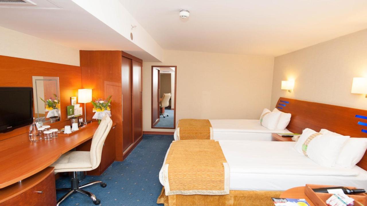 Holiday Inn Istanbul City By Ihg Εξωτερικό φωτογραφία A typical hotel room